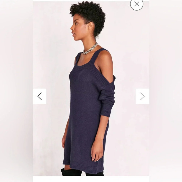 URBAN OUTFITTERS BDG Cold Shoulder Dolman
Sweater Mini Dress NWT Medium - Picture 3 of 16